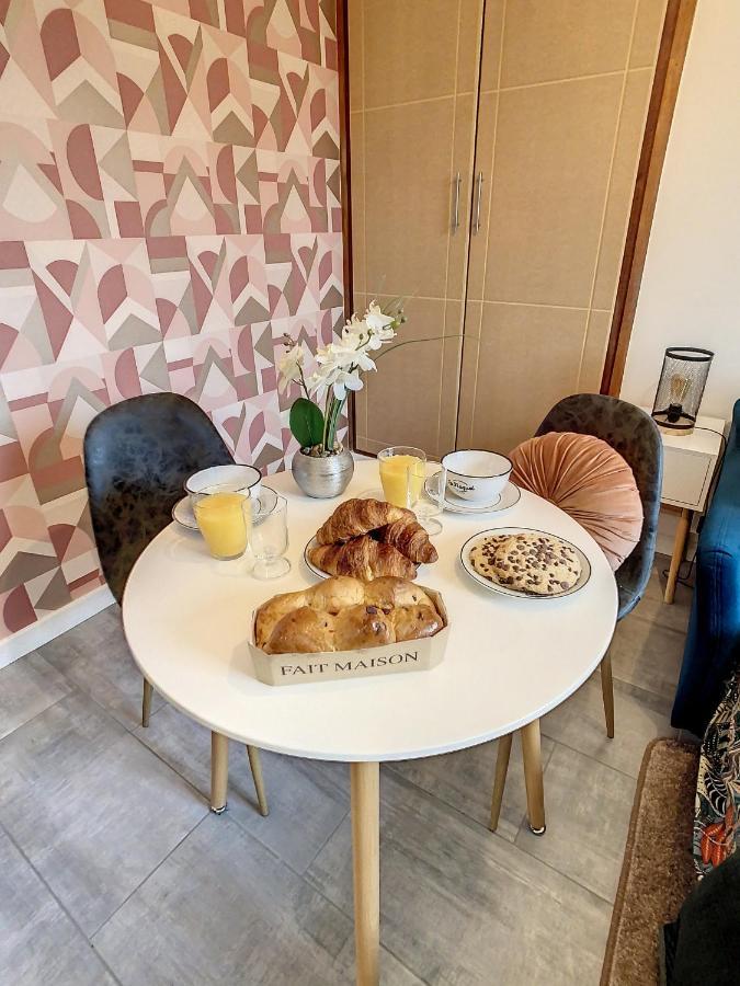 Joli Studio Meuble Tout Equipe Hyper Centre Wifi Apartment Troyes Ngoại thất bức ảnh